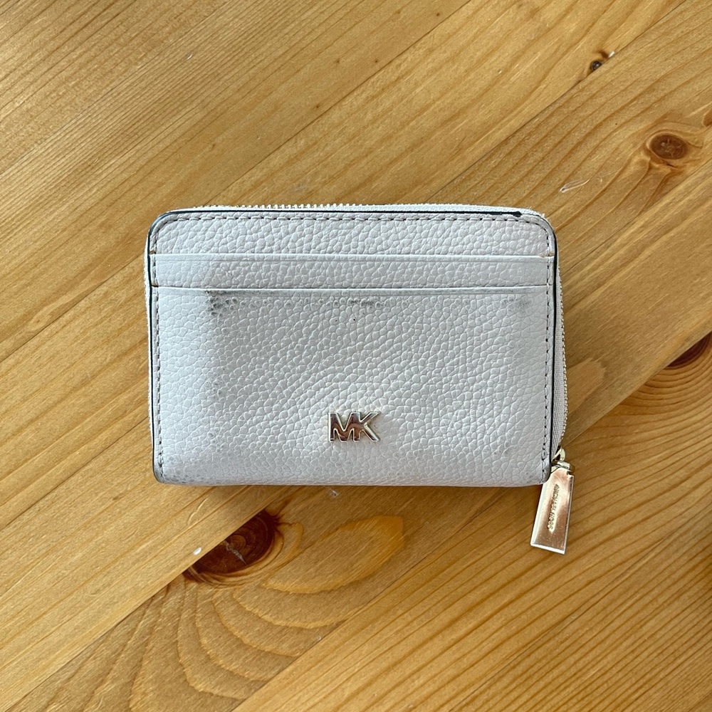 Michael kors pink wallet